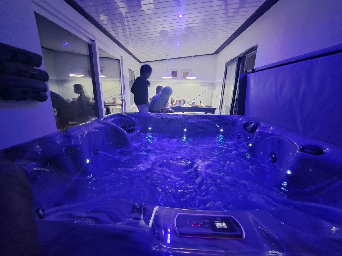 Family Holiday With Hot Tub , Family Groups Only Blackpool Esterno foto