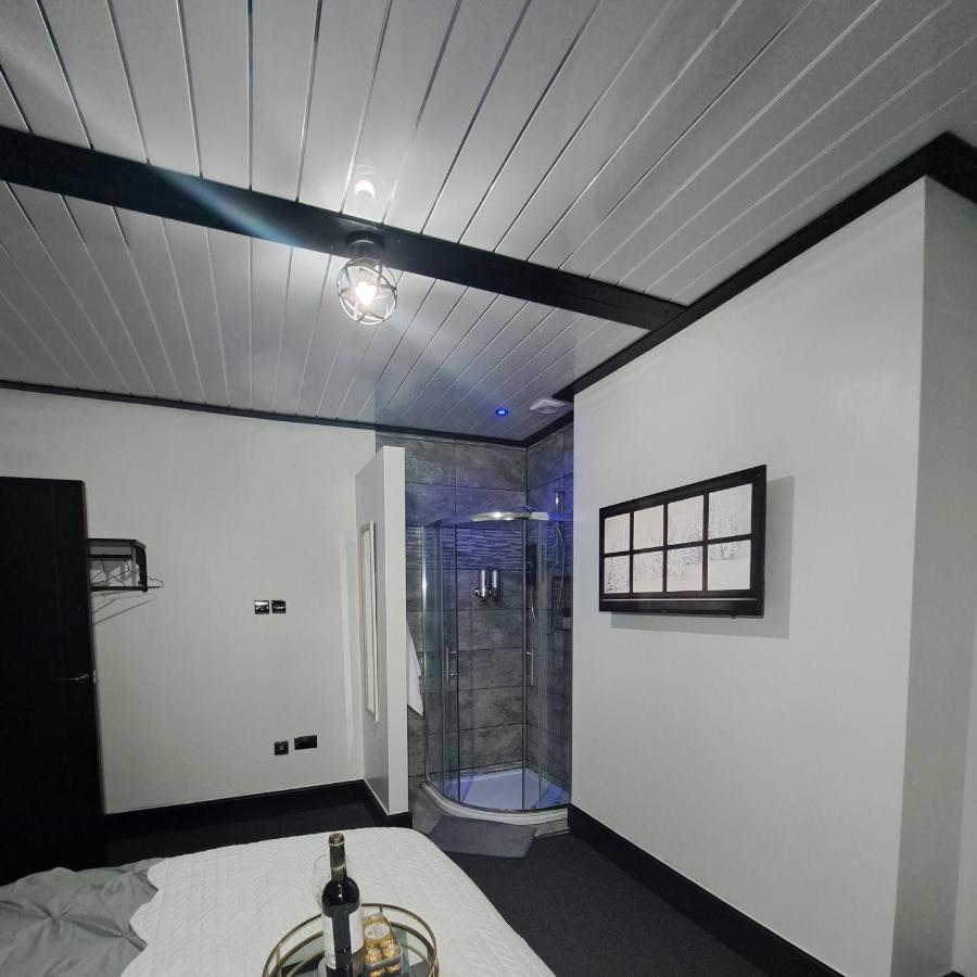 Family Holiday With Hot Tub , Family Groups Only Blackpool Esterno foto