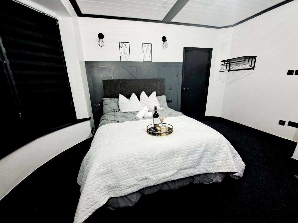 Family Holiday With Hot Tub , Family Groups Only Blackpool Esterno foto